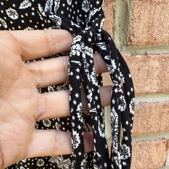 Floral Black and White Dress - Picture 2 of 7